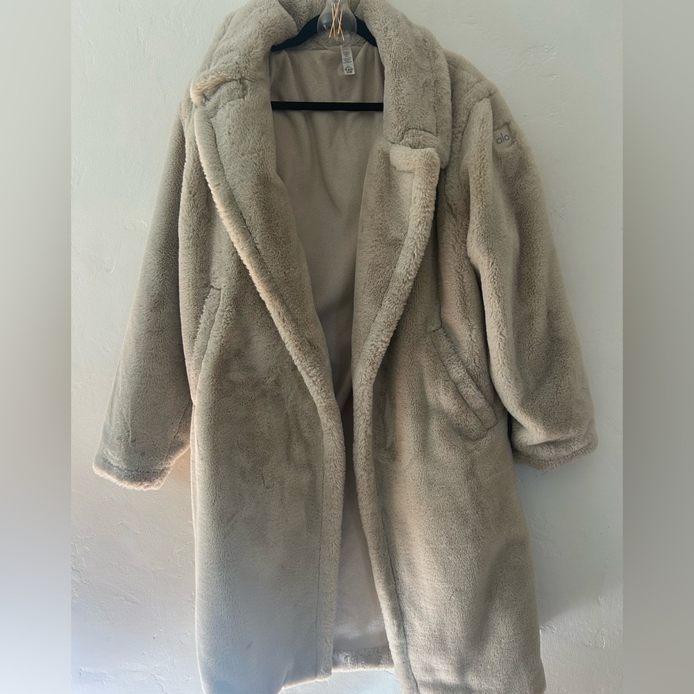 Incredible Alo Faux Fur Fleece Lined Coat